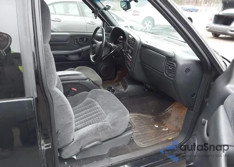 2001 Chevrolet S-10 Ls from USA, damaged, VIN 1GCCS195718135877